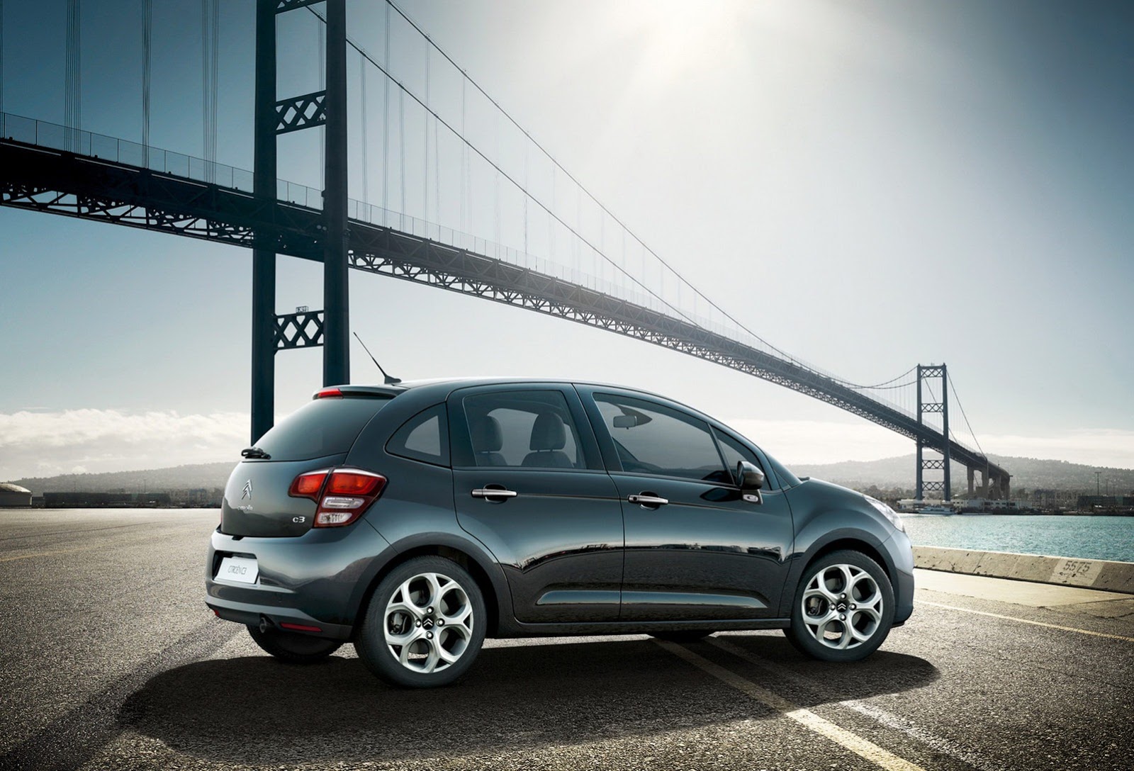 Лобовое стекло citroen c3